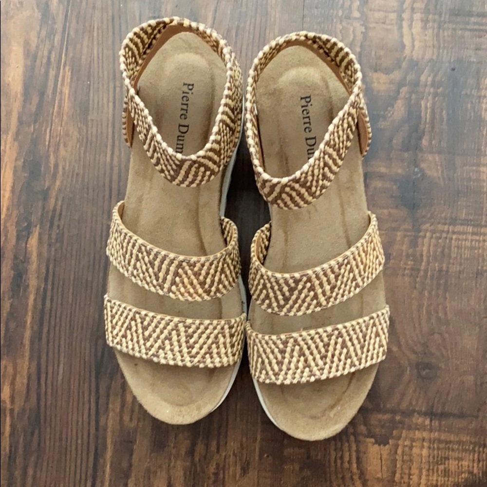 Pierre Dumas wedges. Size 7.5